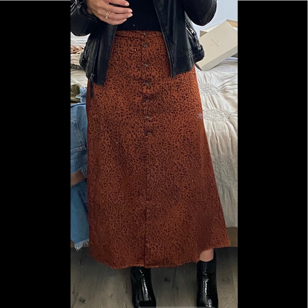 Midi length skirt - perfect for the fall